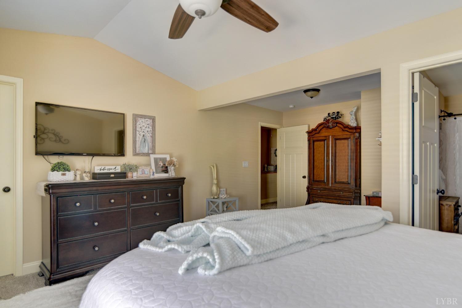 1040 Commonwealth Circle Forest, VA 24551 - Photo 27 of 35
