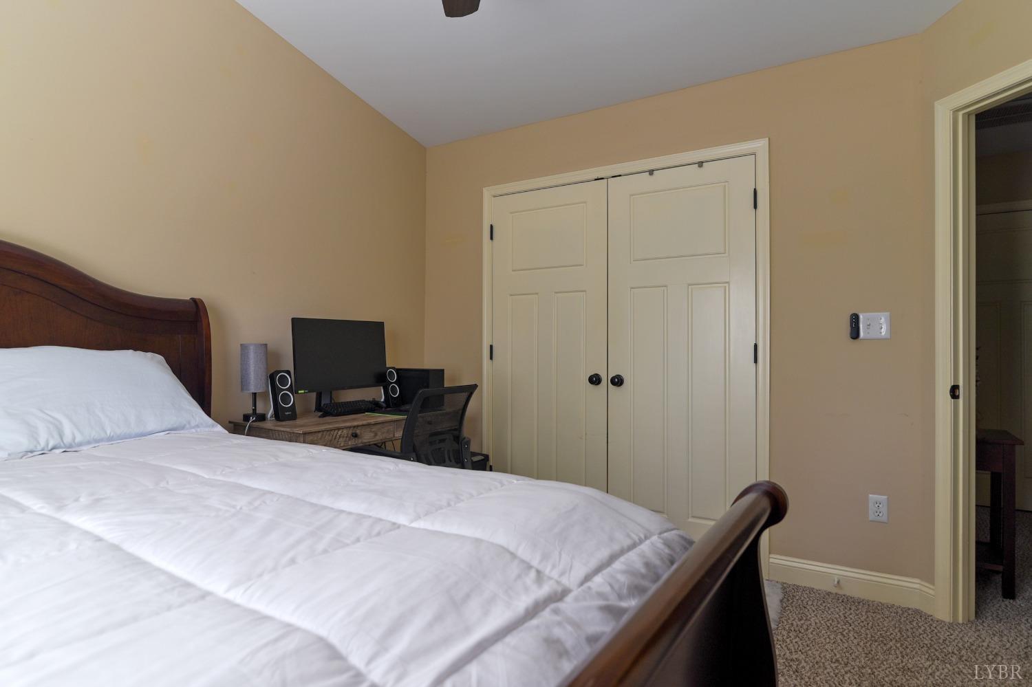 1040 Commonwealth Circle Forest, VA 24551 - Photo 33 of 35