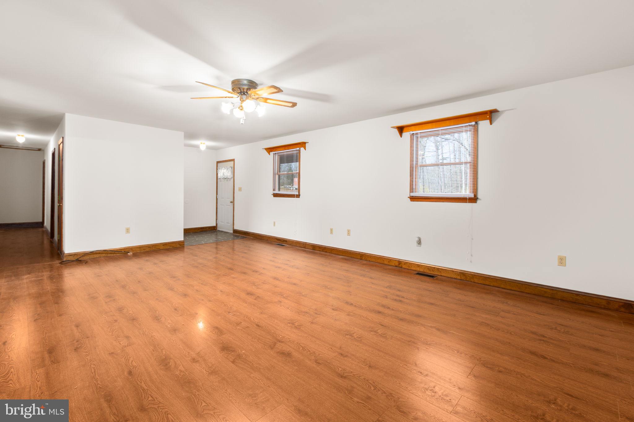 20537 Fields Mill Road Richardsville, VA 22736 - Photo 9 of 72 Hgge Living room