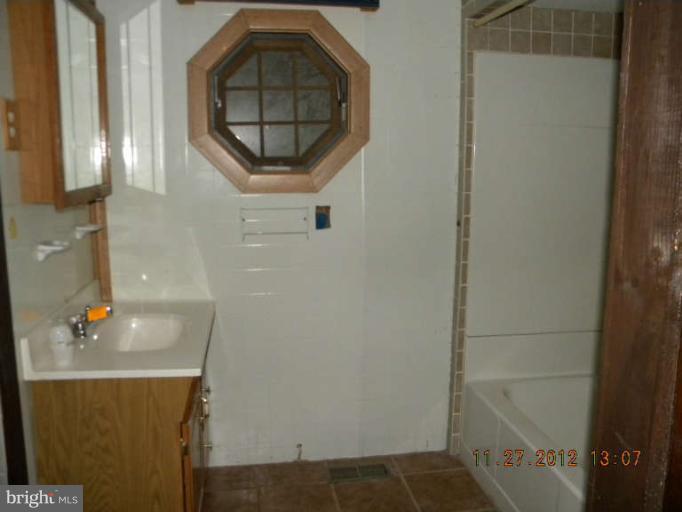 321 Ritenour Street Front Royal, VA 22630 - Photo 19 of 21 Bath