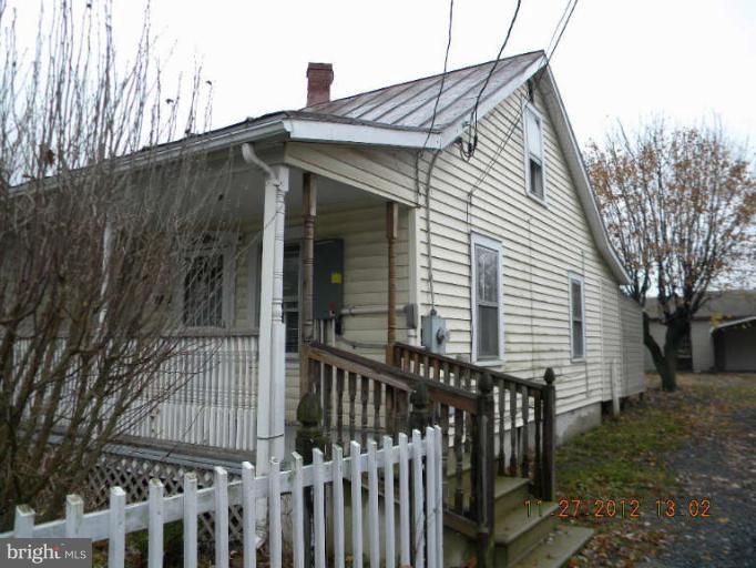 321 Ritenour Street Front Royal, VA 22630 - Photo 3 of 21 Exterior (Front)