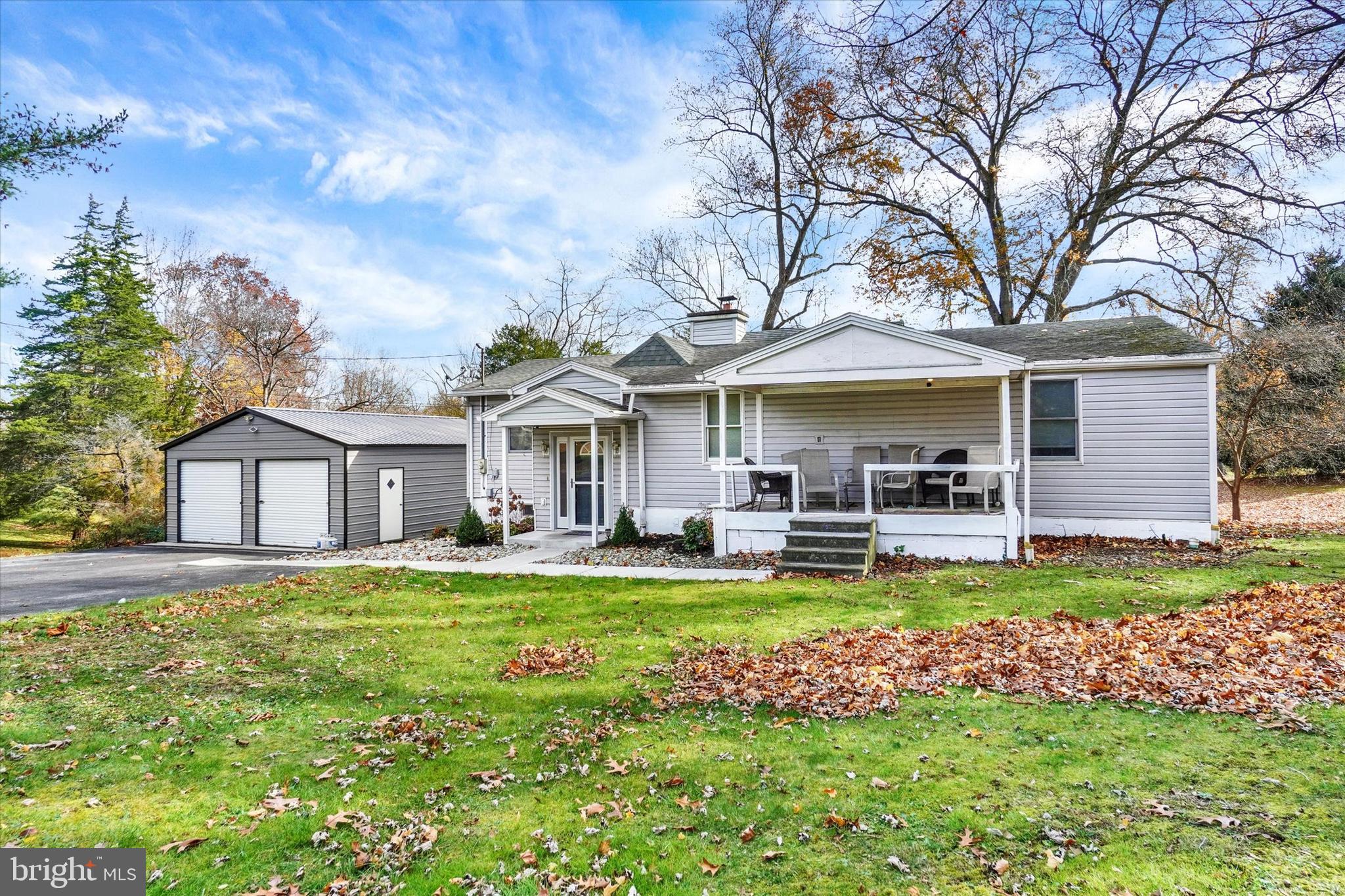 35 Kline Avenue Manchester, PA 17345 - Photo 2 of 28 a house view with a sitting space and garden