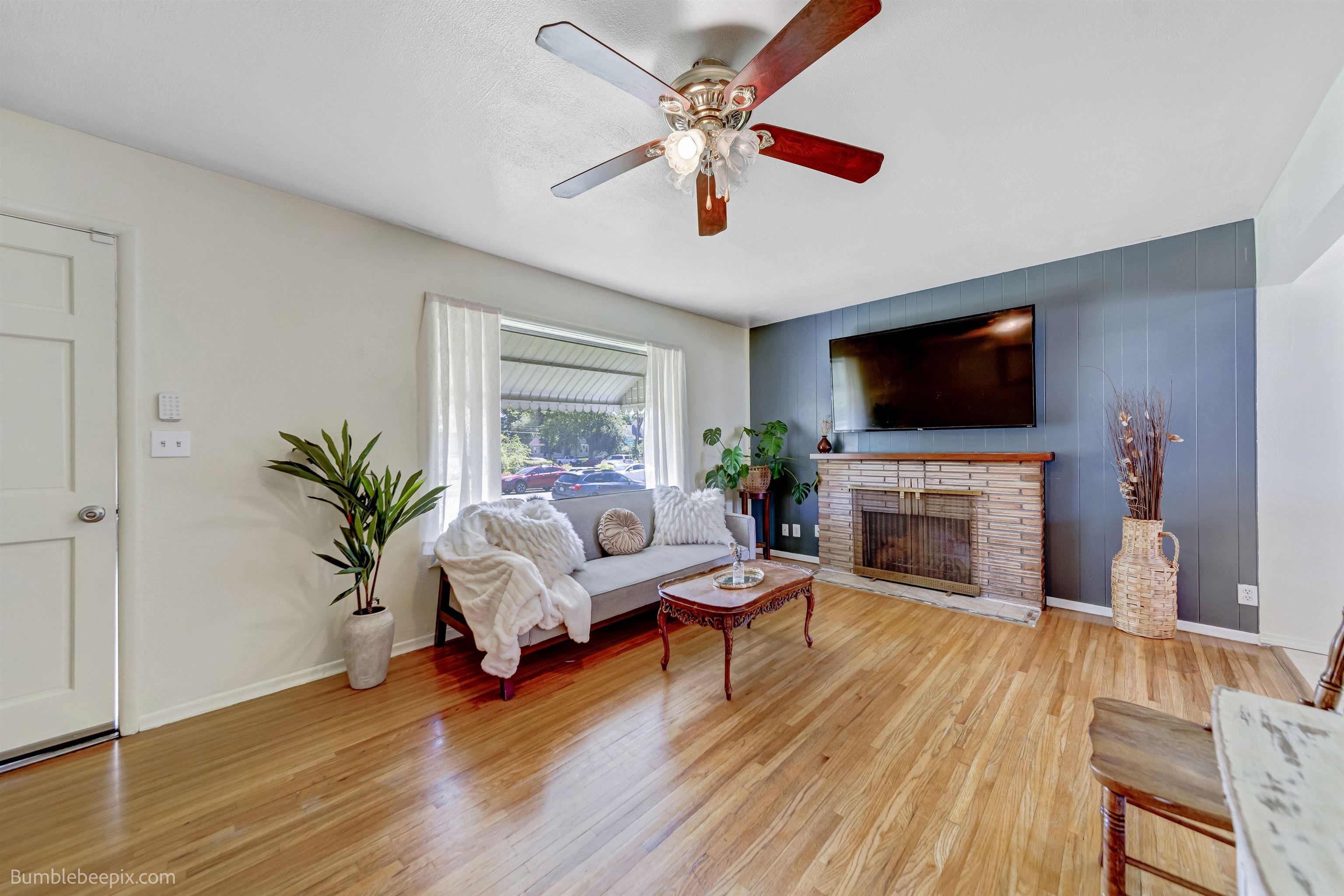1024 West Cleveland Avenue Spokane, WA 99205 - Photo 2 of 23