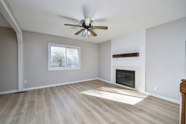 $414,990 | 1008 Brentwood Place, Geneva, IL 60134