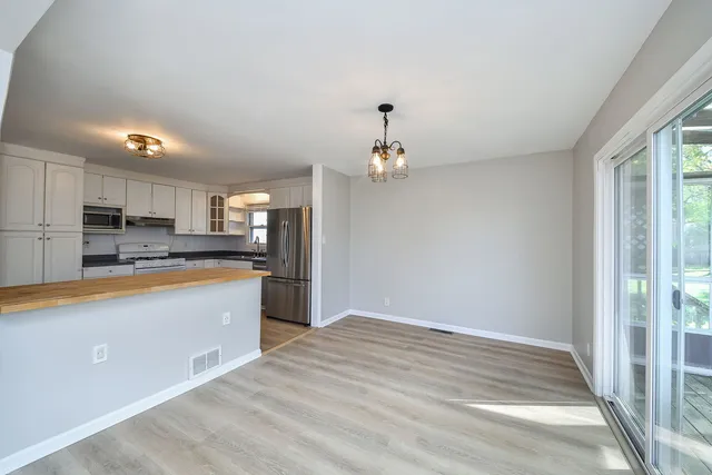 $414,990 | 1008 Brentwood Place, Geneva, IL 60134