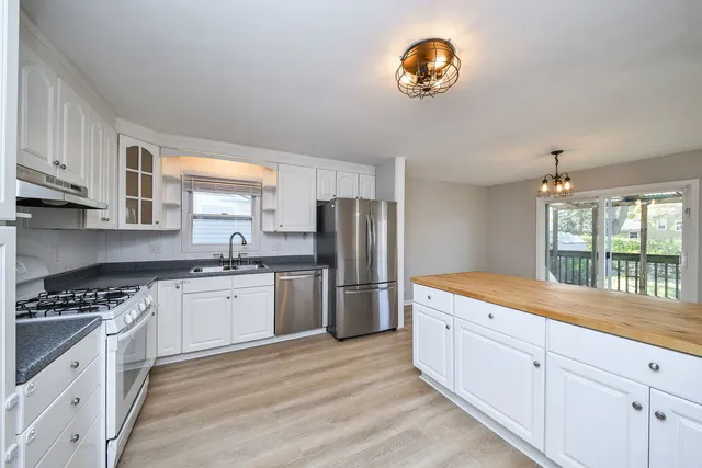 $414,990 | 1008 Brentwood Place, Geneva, IL 60134