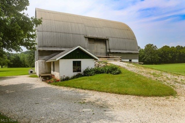7769 Peck Road Ravenna, OH 44266 - Photo 32 of 50 Bank Barn