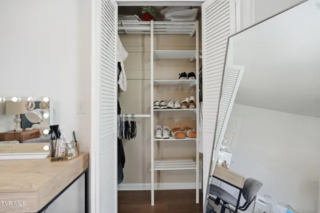 $429,900 | 333 Boone Lake Circle, Bluff City, TN 37618