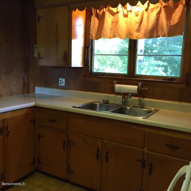 28 Argyle Road Pittsfield, MA 01201 - Photo 8 of 12 kitchen1