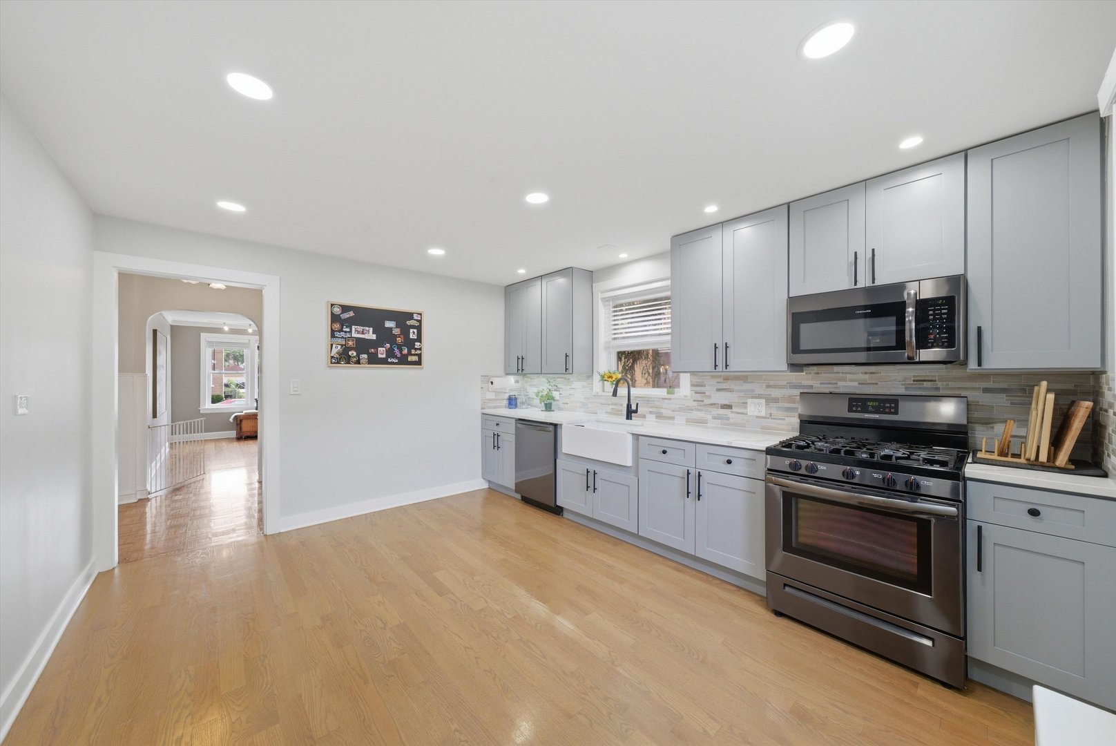 2826 North Rutherford Avenue Chicago, IL 60634 - Photo 6 of 30