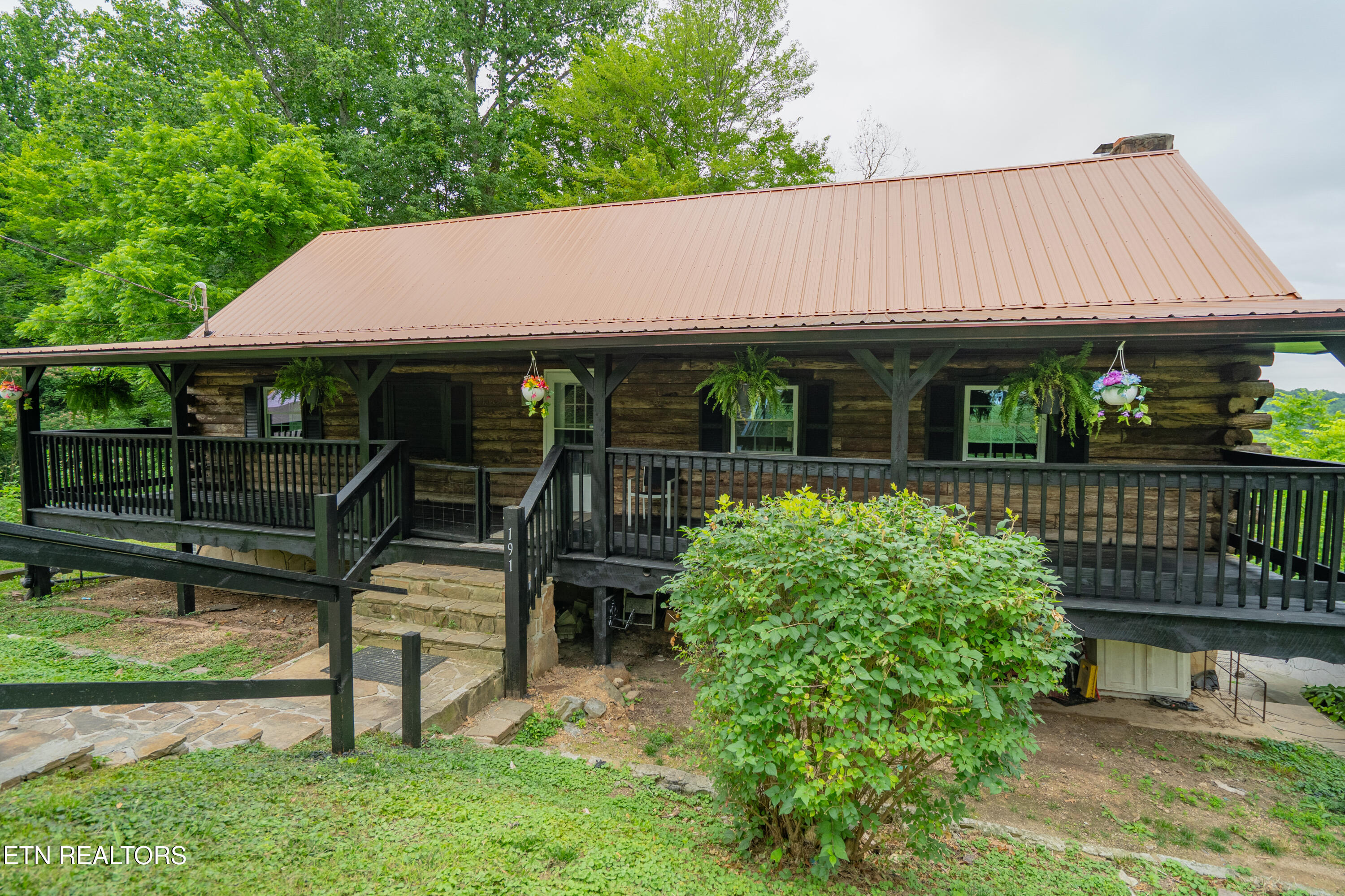 191 Hudson Lane Clinton, TN 37716 - Photo 1 of 60 Hudson Lane - New Exterior Photos-3