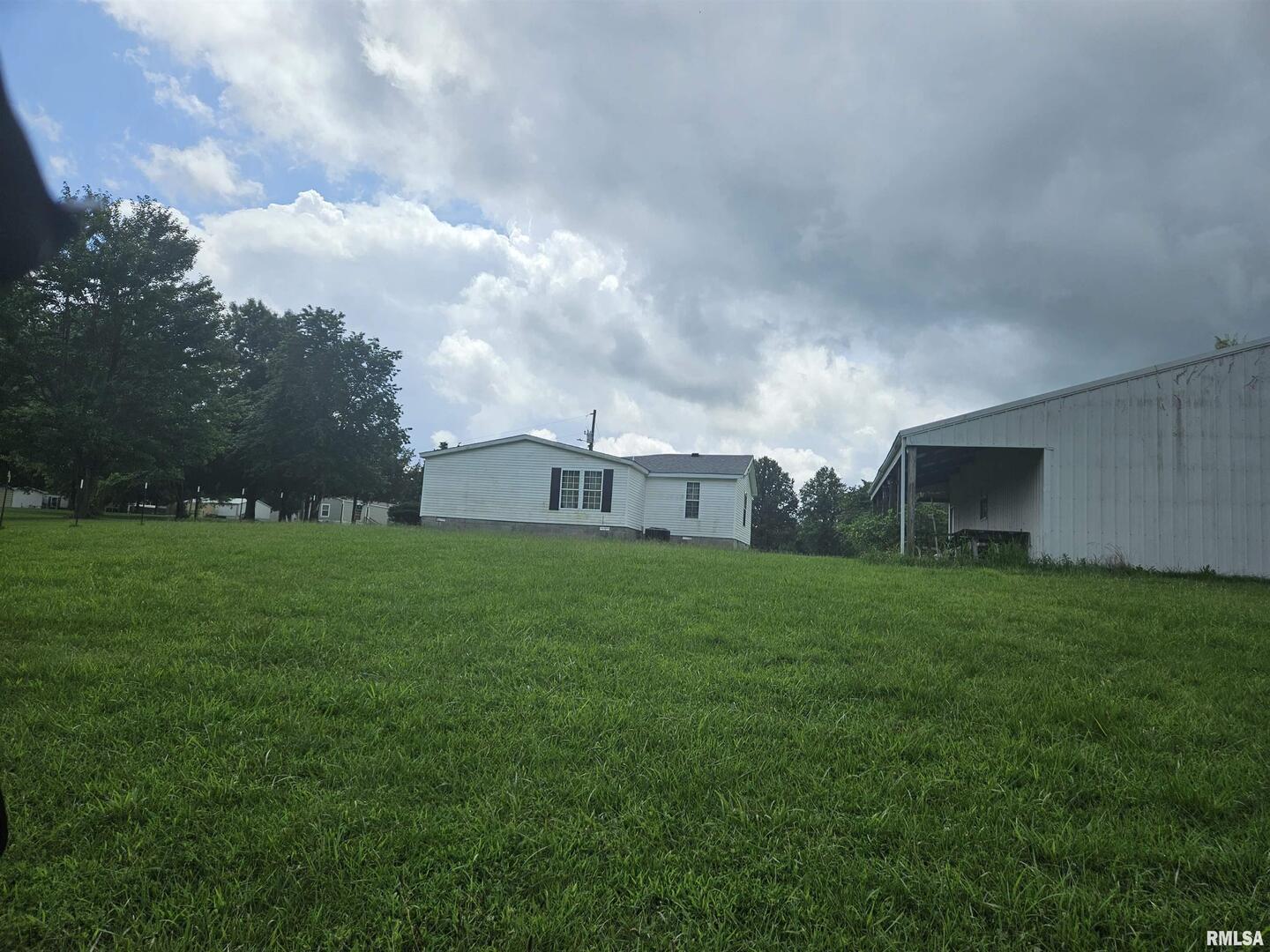 8913 Winemiller Road Macedonia, IL 62860 - Photo 4 of 28