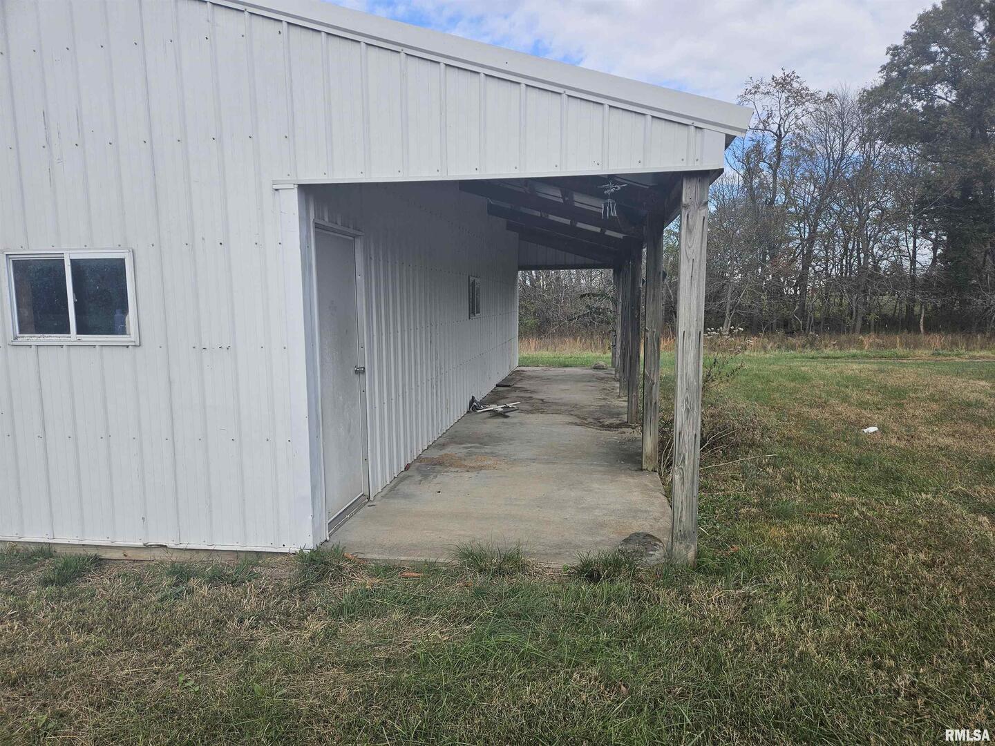 8913 Winemiller Road Macedonia, IL 62860 - Photo 8 of 28