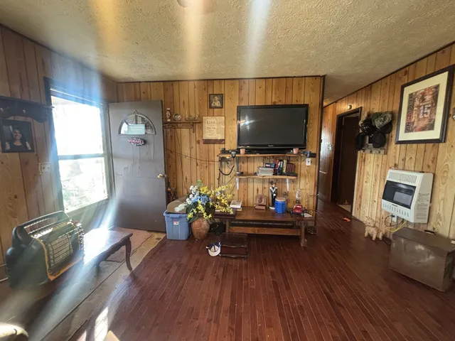 $124,900 | 310 Old Bart Jones Road, Deer Lodge, TN 37726