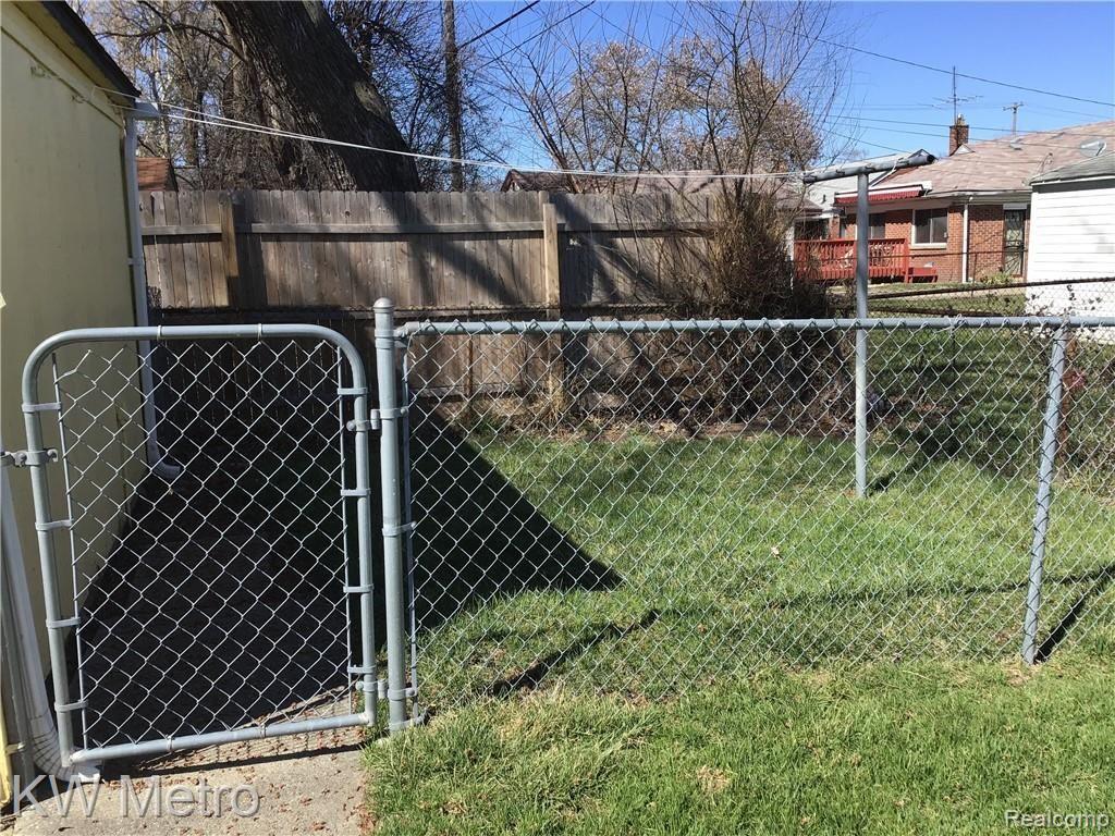 19356 Telegraph Road Detroit, MI 48219 - Photo 17 of 17 hN8x6DYWSxWlE97prYU0Cw.jpg