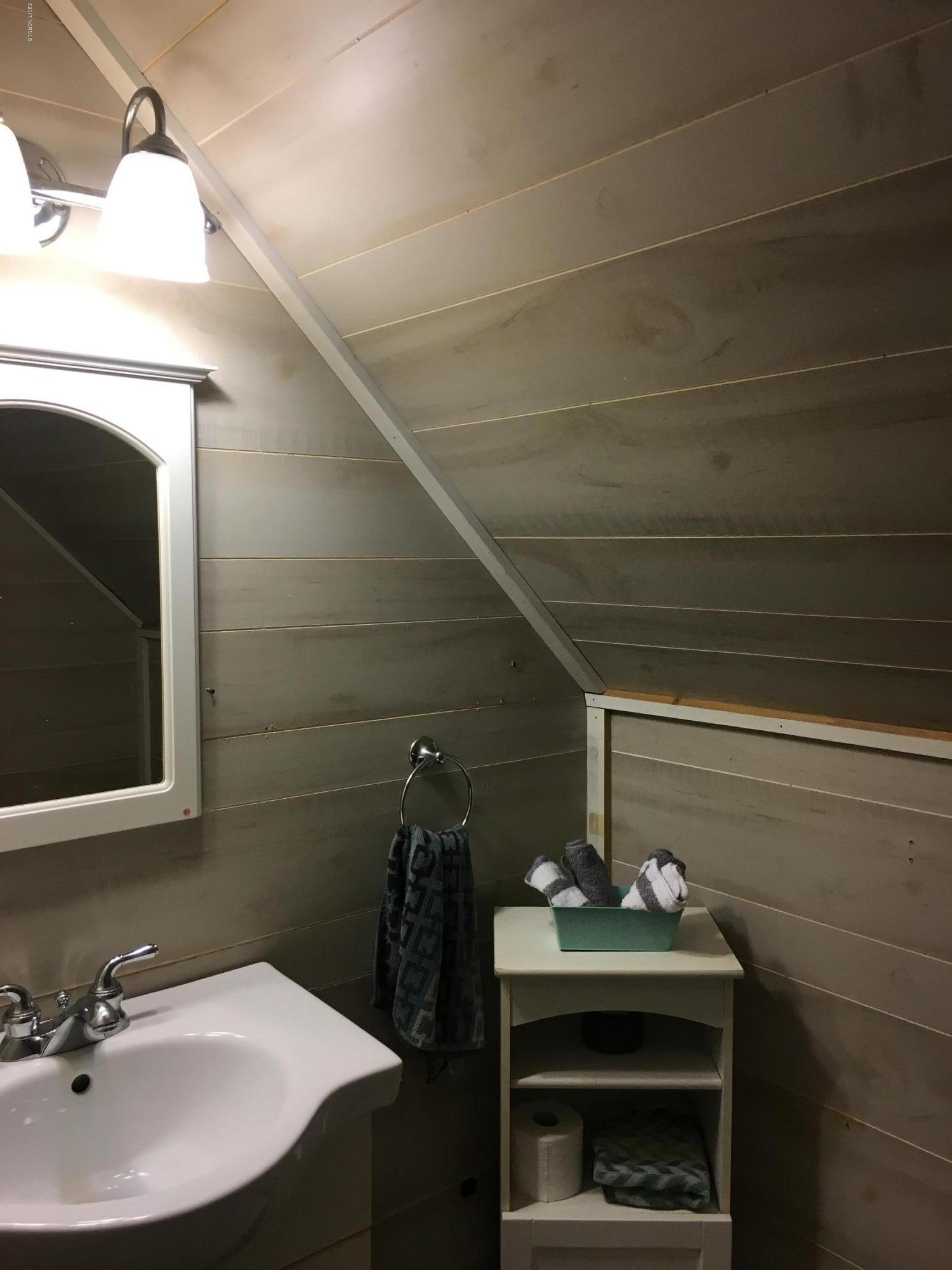 326 Masters Lane Hampstead, NC 28443 - Photo 25 of 27 bath in guest room