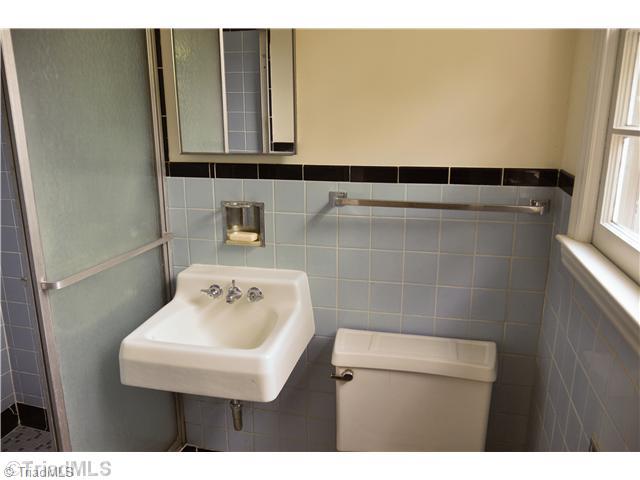 1329 Pinebluff Road Southwest Winston-Salem, NC 27103 - Photo 11 of 15 Master Bath/Spa.