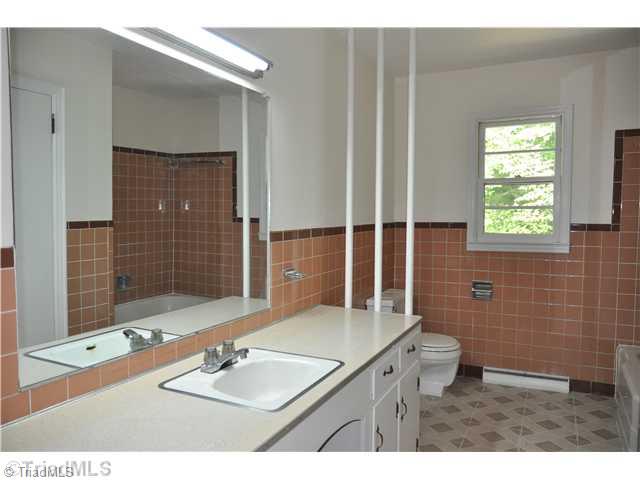 1329 Pinebluff Road Southwest Winston-Salem, NC 27103 - Photo 7 of 15 Bath.