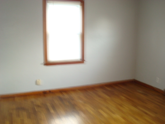 916 Fulton Avenue Rochester, IN 46975 - Photo 8 of 13