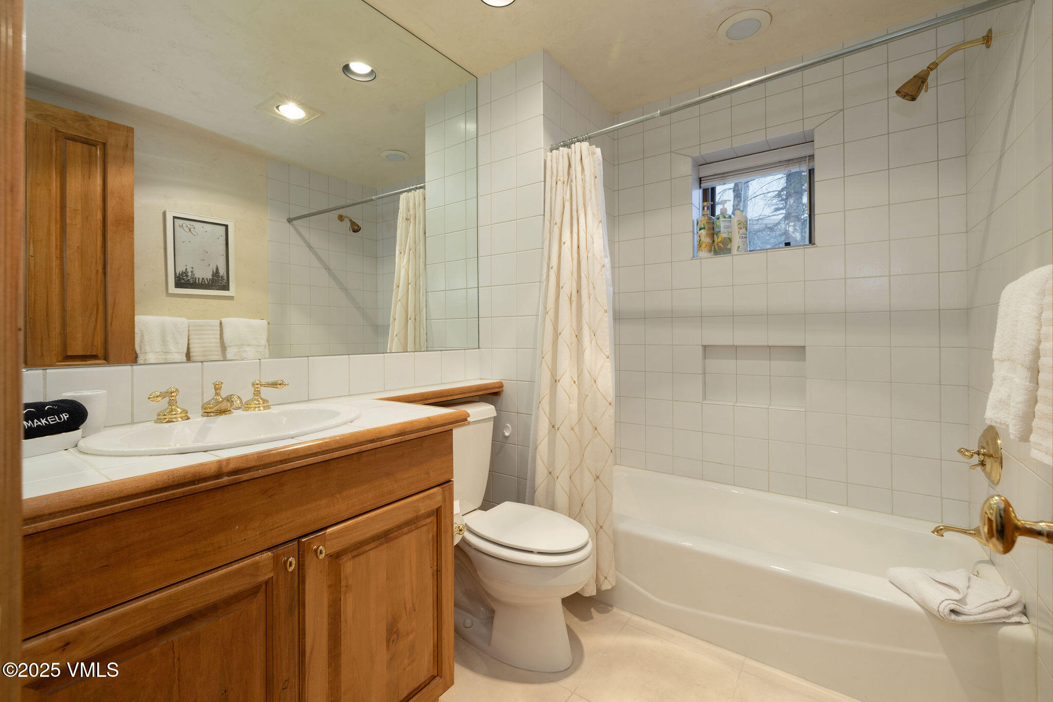 335 Aspen Lane, Unit 15 Beaver Creek, CO 81620 - Photo 27 of 32 2503_335_aspen_ln_15_interior_bath03