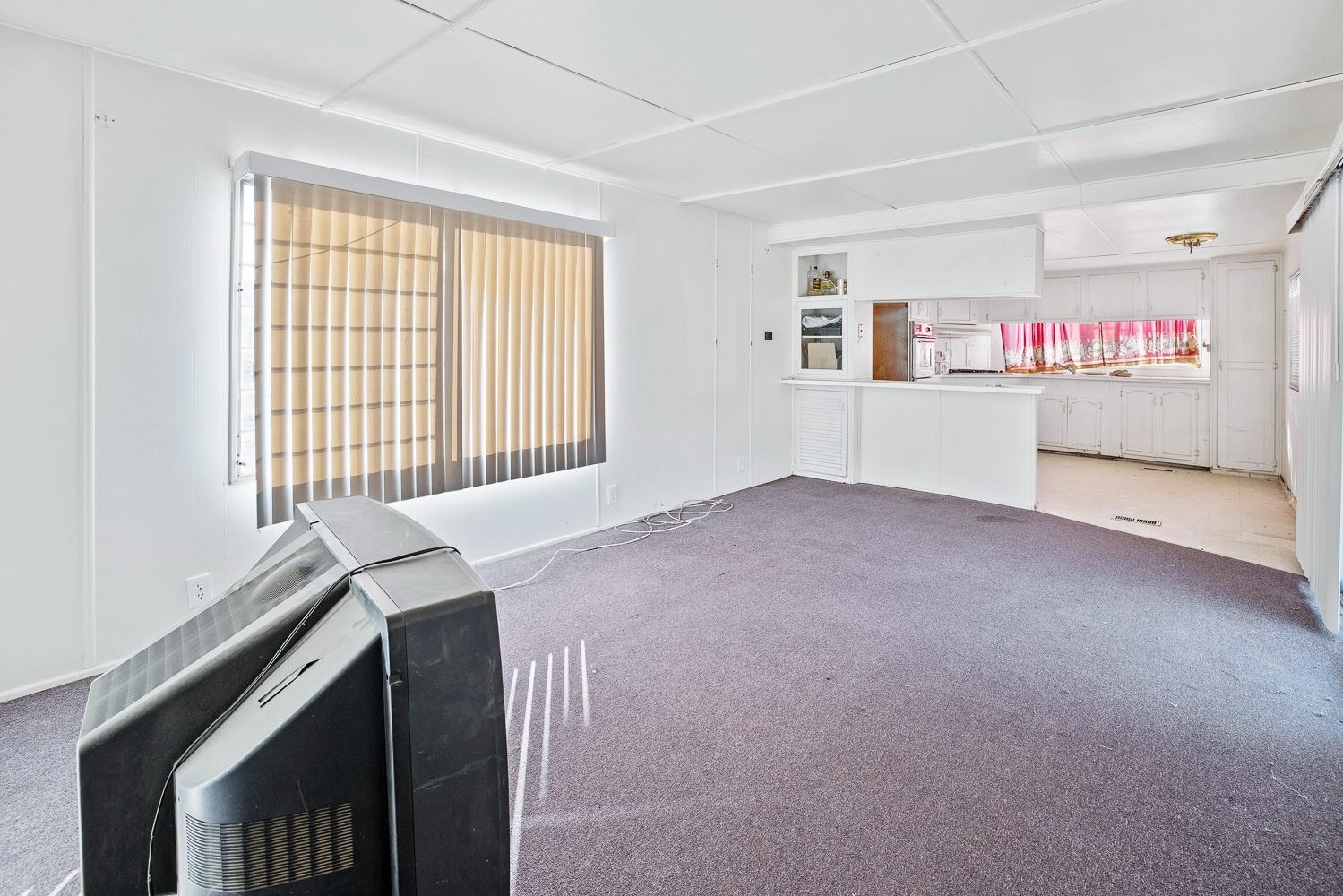 43036 Jacalitos Creek Road Coalinga, CA 93210 - Photo 43 of 85 a view of an empty room with a window
