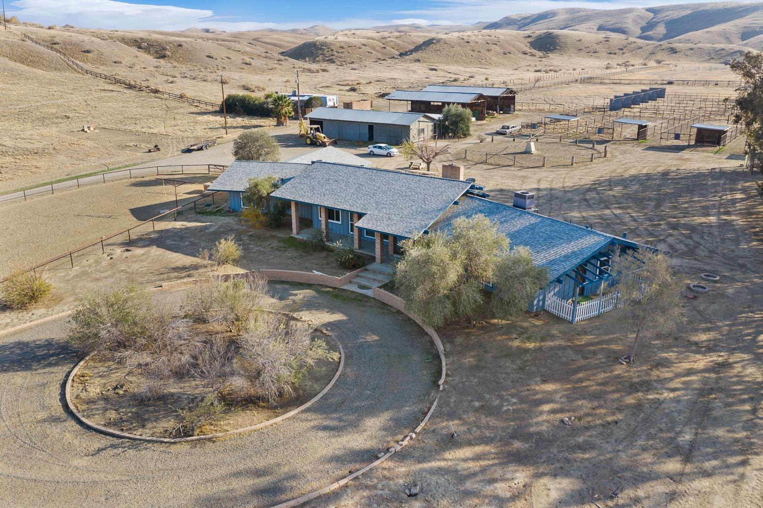43036 Jacalitos Creek Road Coalinga, CA 93210 - Photo 60 of 85 a view of roof view