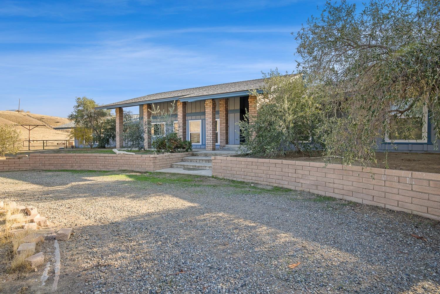 43036 Jacalitos Creek Road Coalinga, CA 93210 - Photo 6 of 85 a view of backyard with green space