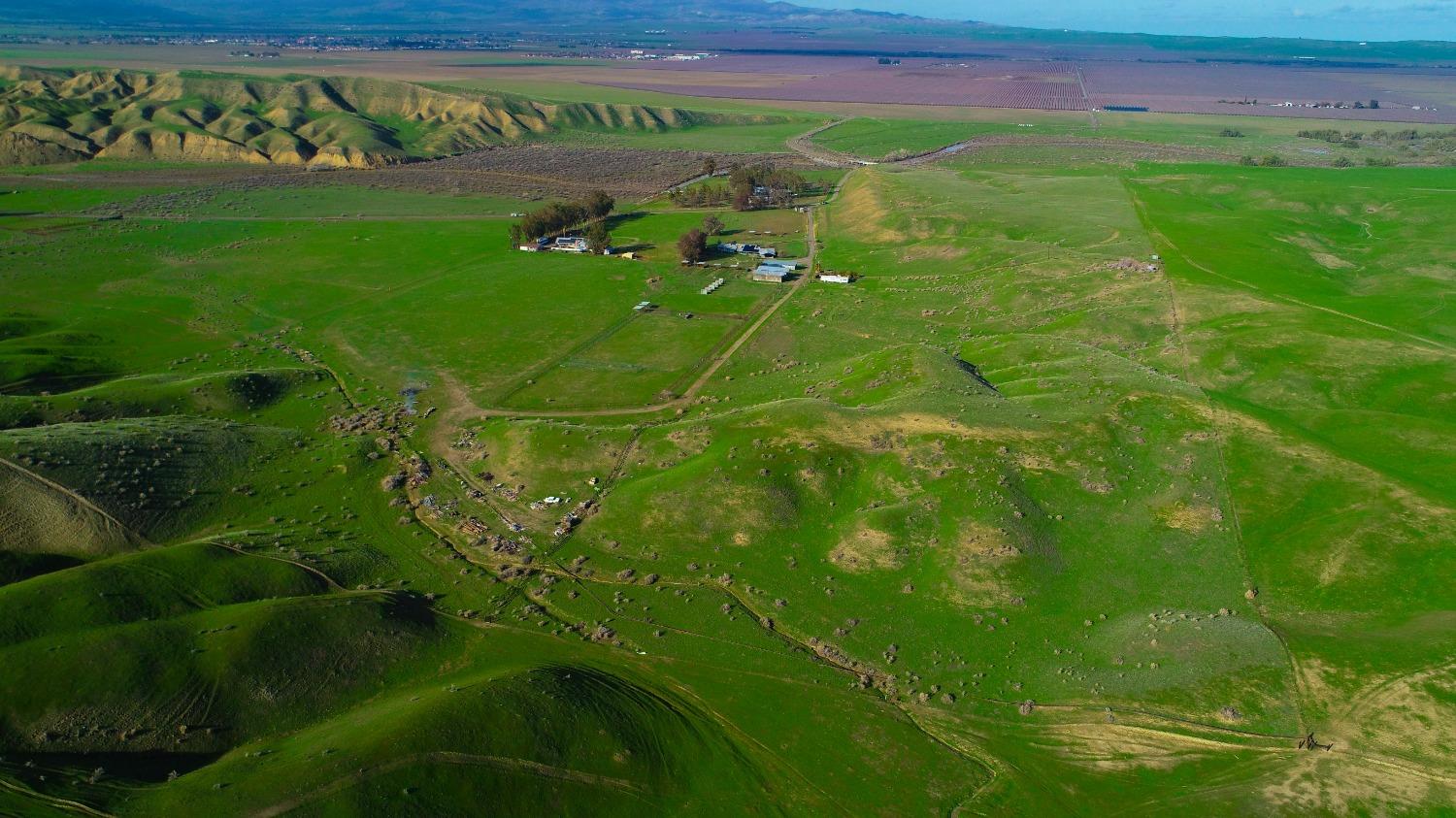 43036 Jacalitos Creek Road Coalinga, CA 93210 - Photo 76 of 85 a view of a garden