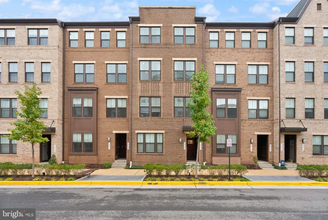 $565,000 | 20702 Wood Quay Drive, Sterling, VA 20166