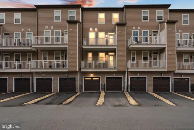 $565,000 | 20702 Wood Quay Drive, Sterling, VA 20166