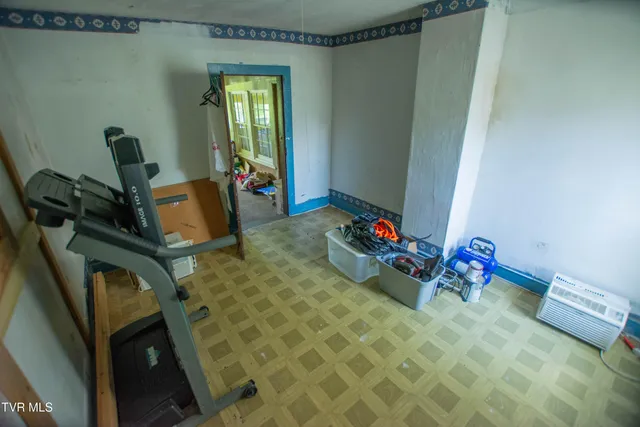 $149,000 | 990 West Jefferson Street, Wytheville, VA 24382