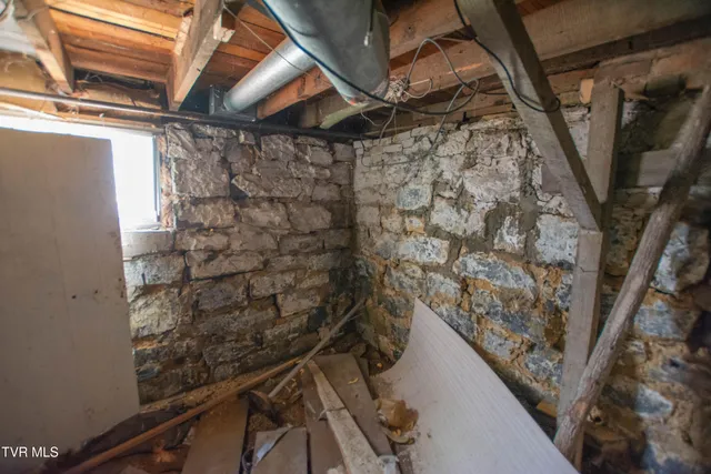 $149,000 | 990 West Jefferson Street, Wytheville, VA 24382