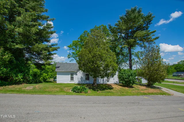 $149,000 | 990 West Jefferson Street, Wytheville, VA 24382