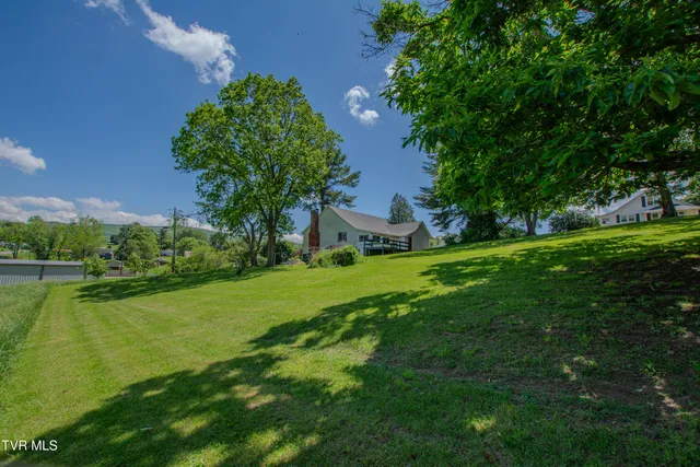 $149,000 | 990 West Jefferson Street, Wytheville, VA 24382