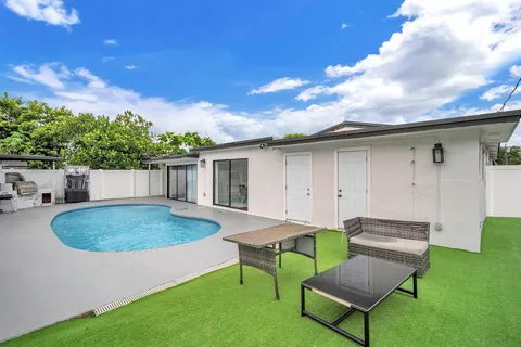 $649,999 | 6630 Cody Street, Hollywood, FL 33024