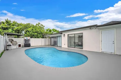 $649,999 | 6630 Cody Street, Hollywood, FL 33024