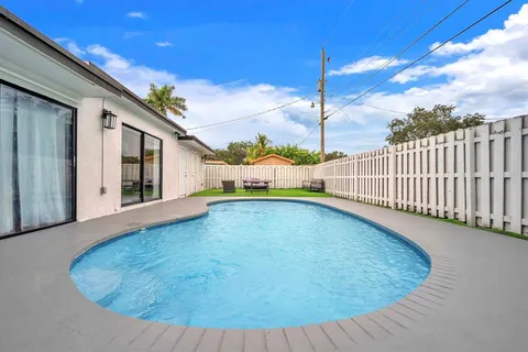 $649,999 | 6630 Cody Street, Hollywood, FL 33024