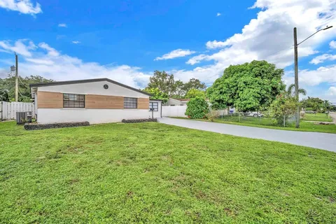 $649,999 | 6630 Cody Street, Hollywood, FL 33024