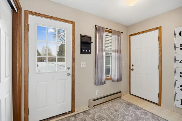 $499,500 | 33214 Nueman Court, Lindstrom, MN 55045