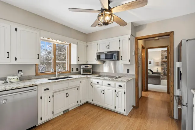 $499,500 | 33214 Nueman Court, Lindstrom, MN 55045