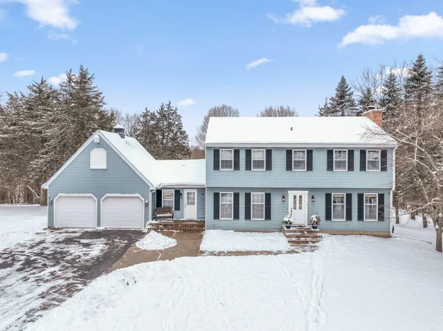 $499,500 | 33214 Nueman Court, Lindstrom, MN 55045