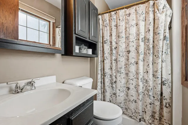 $499,500 | 33214 Nueman Court, Lindstrom, MN 55045