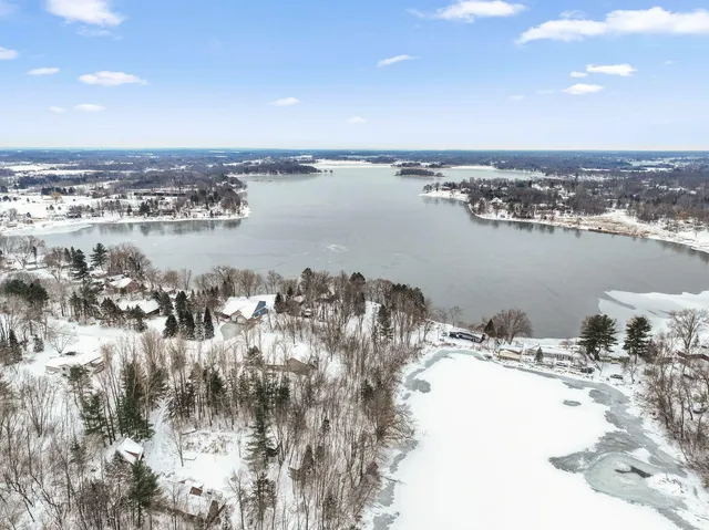 $499,500 | 33214 Nueman Court, Lindstrom, MN 55045