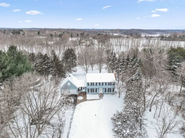 $499,500 | 33214 Nueman Court, Lindstrom, MN 55045