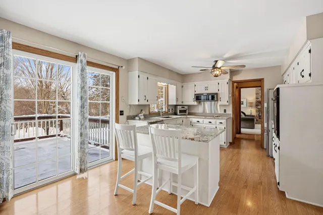 $499,500 | 33214 Nueman Court, Lindstrom, MN 55045