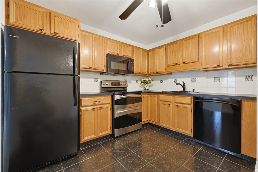 201 Treasure Island Road, Unit 201 Webster, MA 01570 - Photo 8 of 39