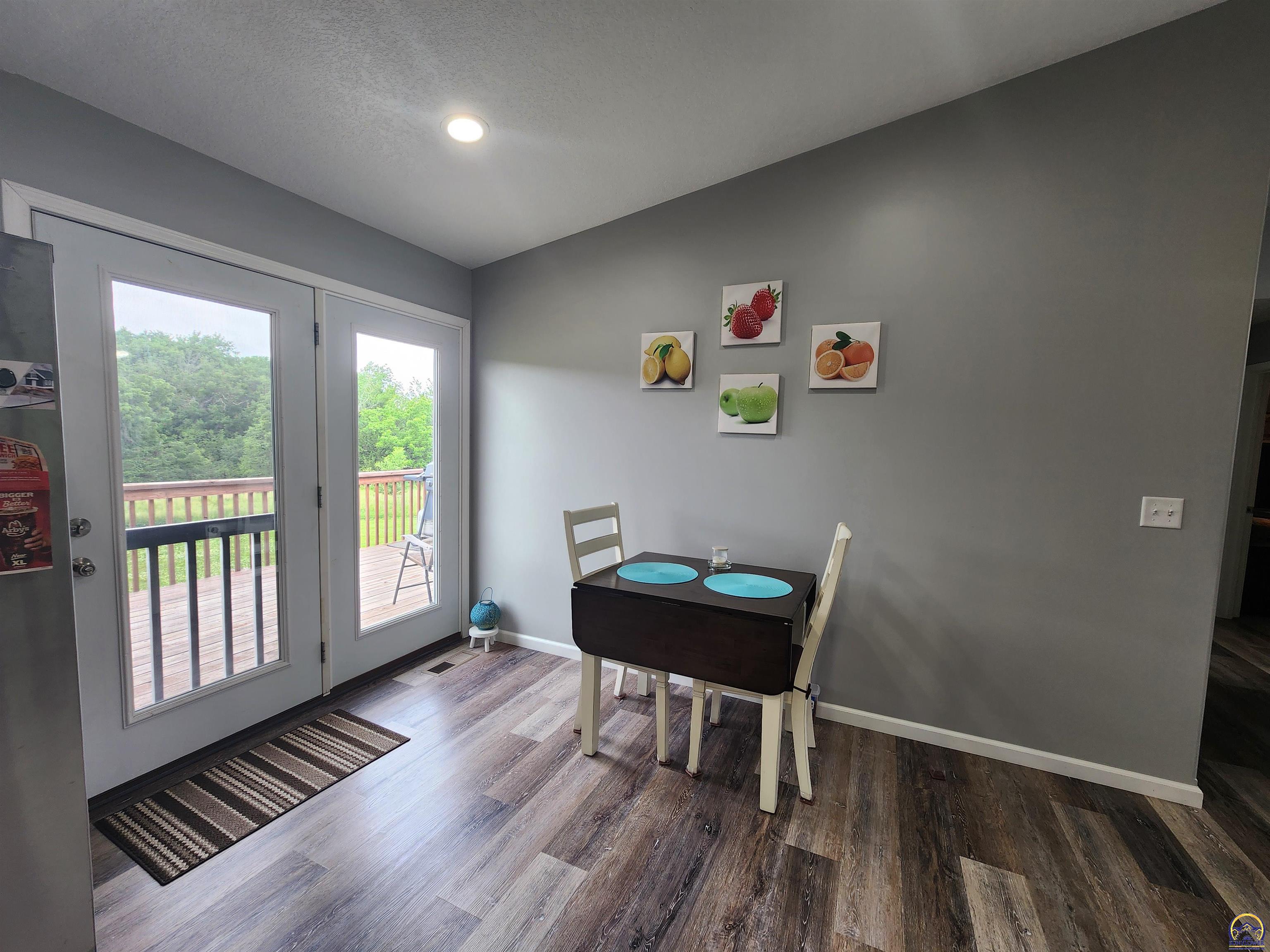 901 Riverside Court Emporia, KS 66801 - Photo 6 of 39