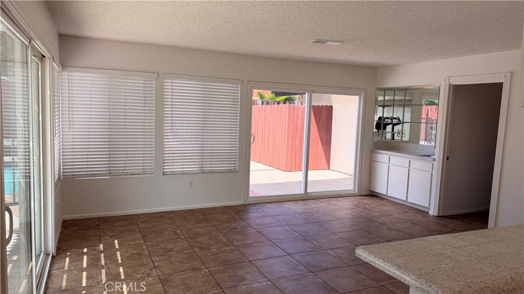 10891 Fenton Road Moreno Valley, CA 92557 - Photo 6 of 9 Family Room