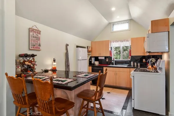 $649,900 | 27538 Meadow Drive, Lake Arrowhead, CA 92352