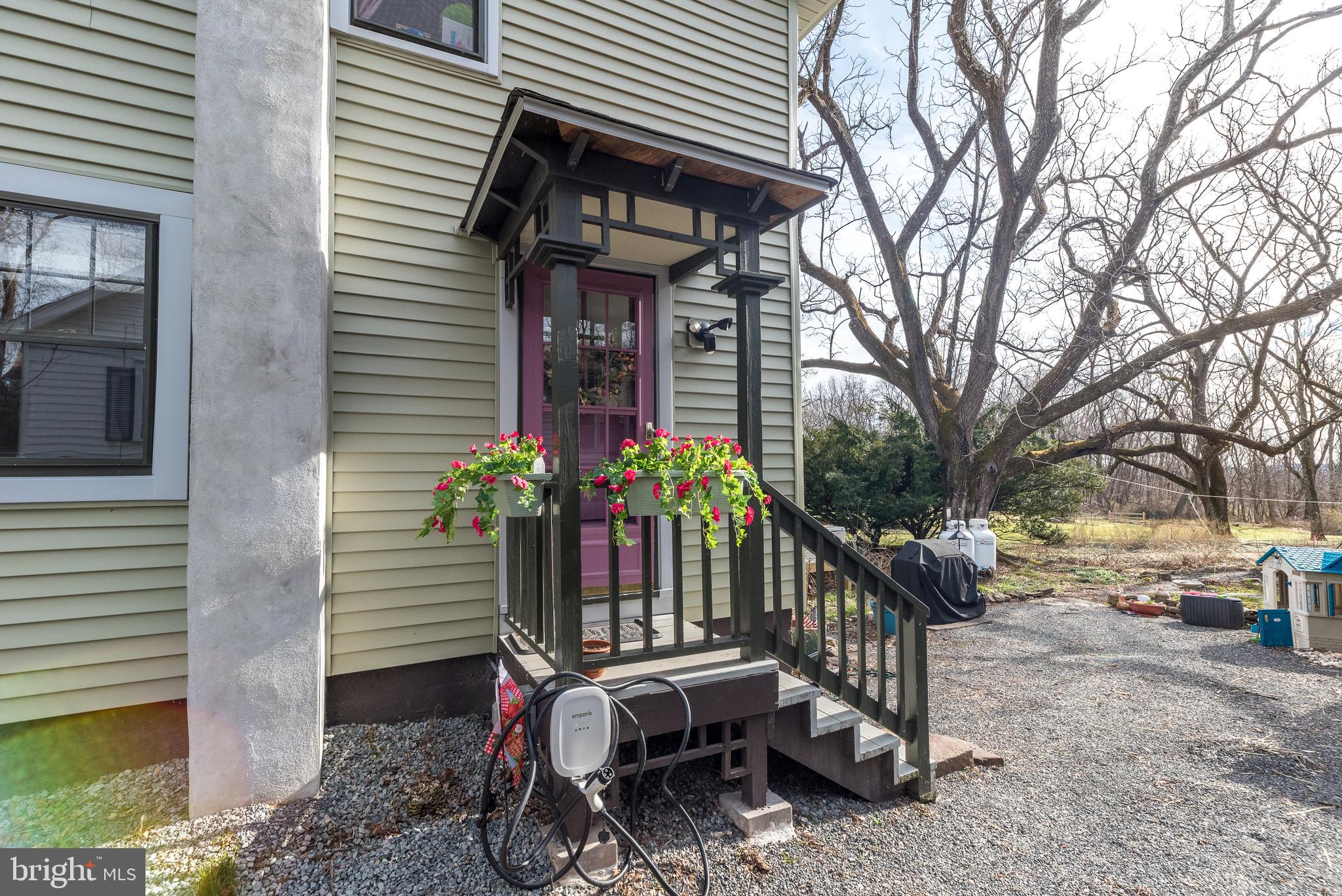 6566 Upper York Road New Hope, PA 18938 - Photo 21 of 22 Side porch
